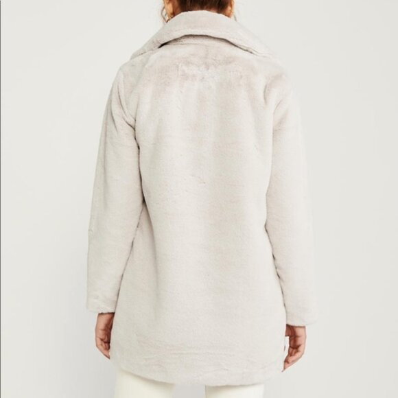 (NWT) Abercrombie & Fitch - faux fur cream coat (large) - Picture 5 of 6